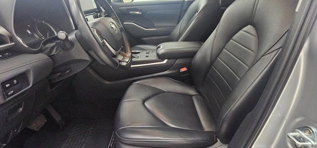 Used 2024 Toyota Highlander XLE image 27