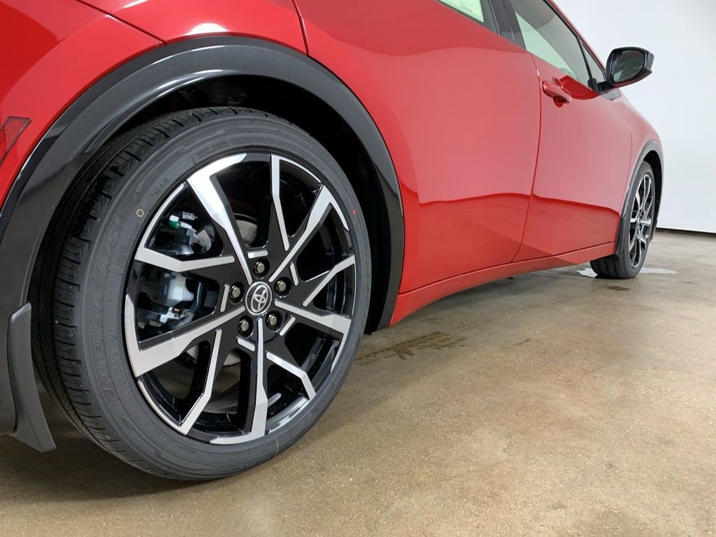 New 2026 Toyota Prius Plug-In Hybrid FWD image 9