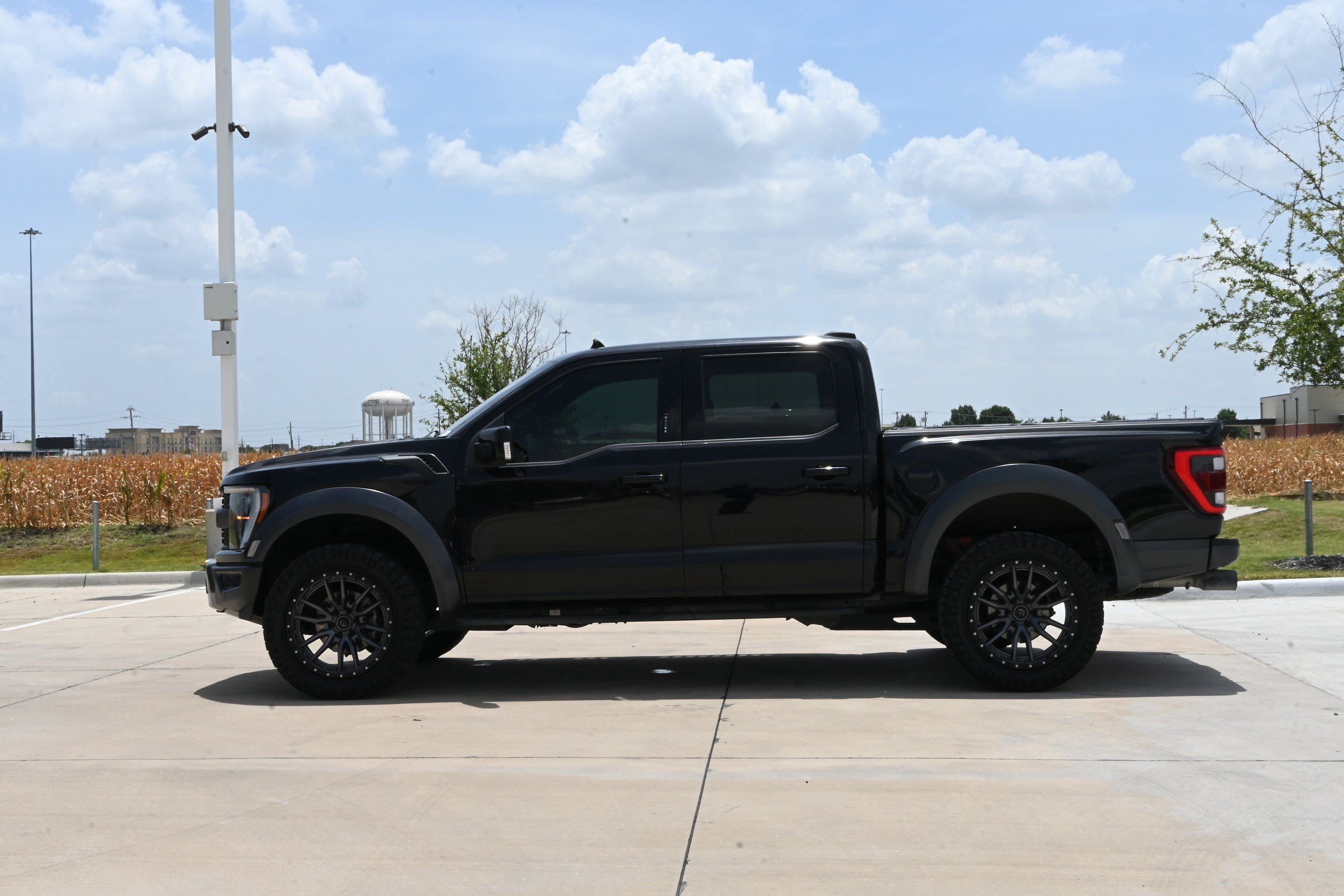 Used 2022 Ford F150 Raptor w/ Equipment Group 801A High AWD/4WD image 6