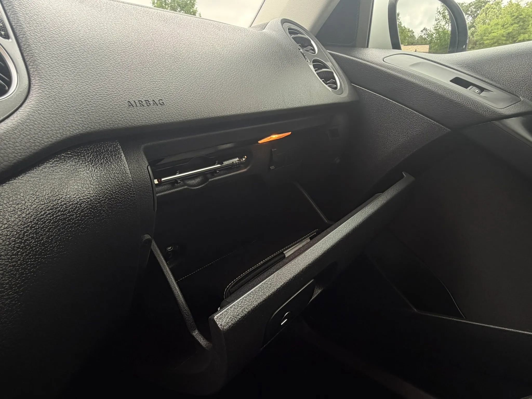 Used 2017 Volkswagen Tiguan S FWD image 26