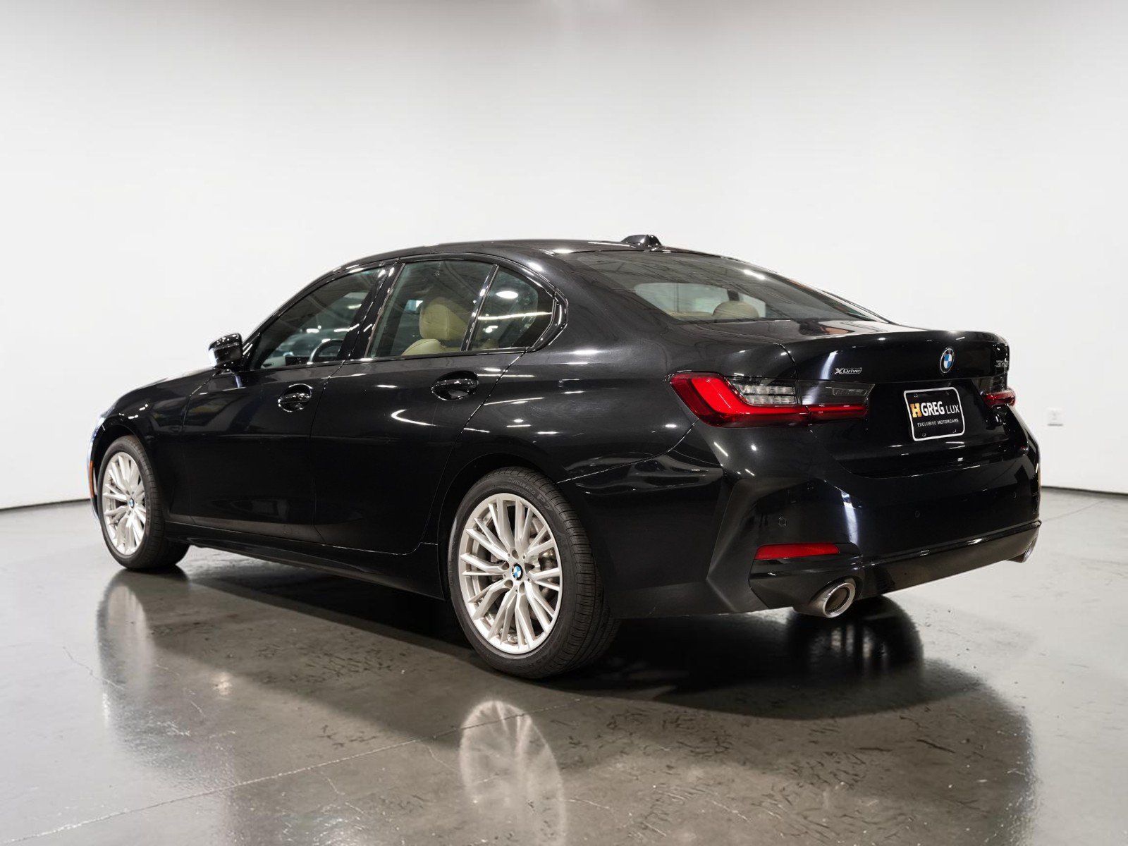 Used 2023 BMW 330i xDrive Sedan w/ Premium Package AWD/4WD image 14