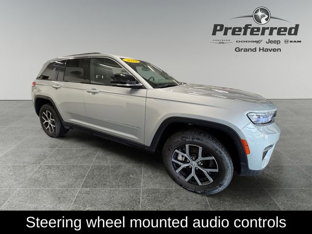 Used 2024 Jeep Grand Cherokee Limited w/ Trailer Tow Package AWD/4WD image 9