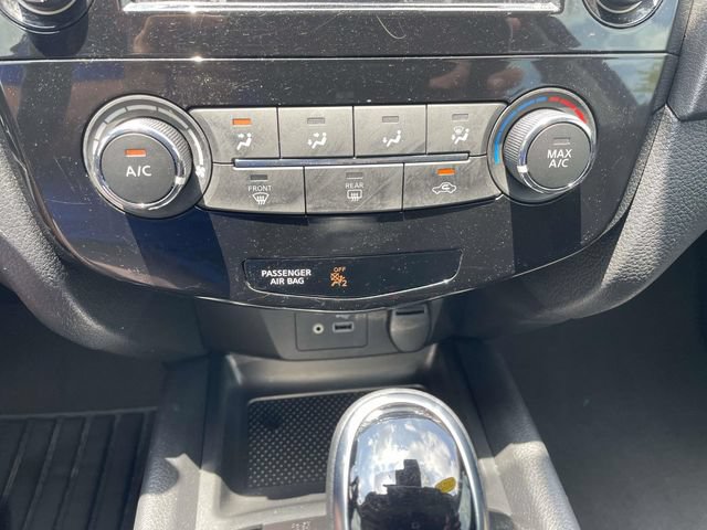 Used 2020 Nissan Rogue S FWD image 27