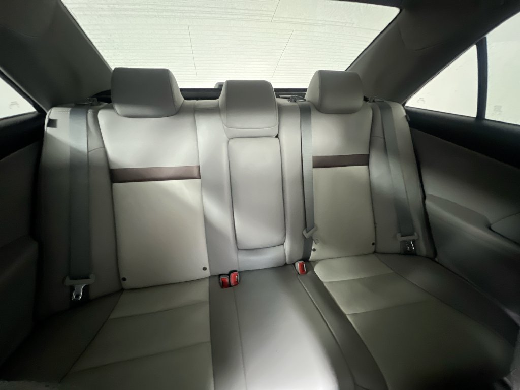 Used 2012 Toyota Camry XLE FWD image 29