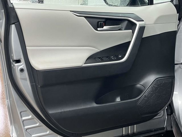 Used 2025 Toyota RAV4 XLE Premium AWD/4WD image 17