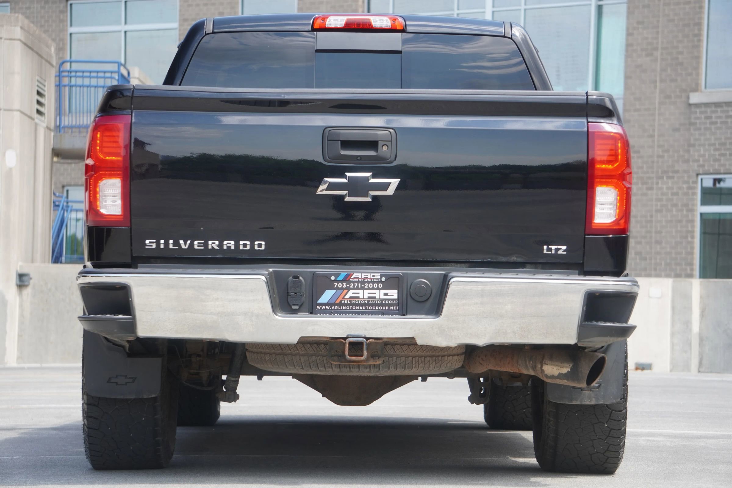 Used 2017 Chevrolet Silverado 1500 LTZ w/ Sport Package AWD/4WD image 12