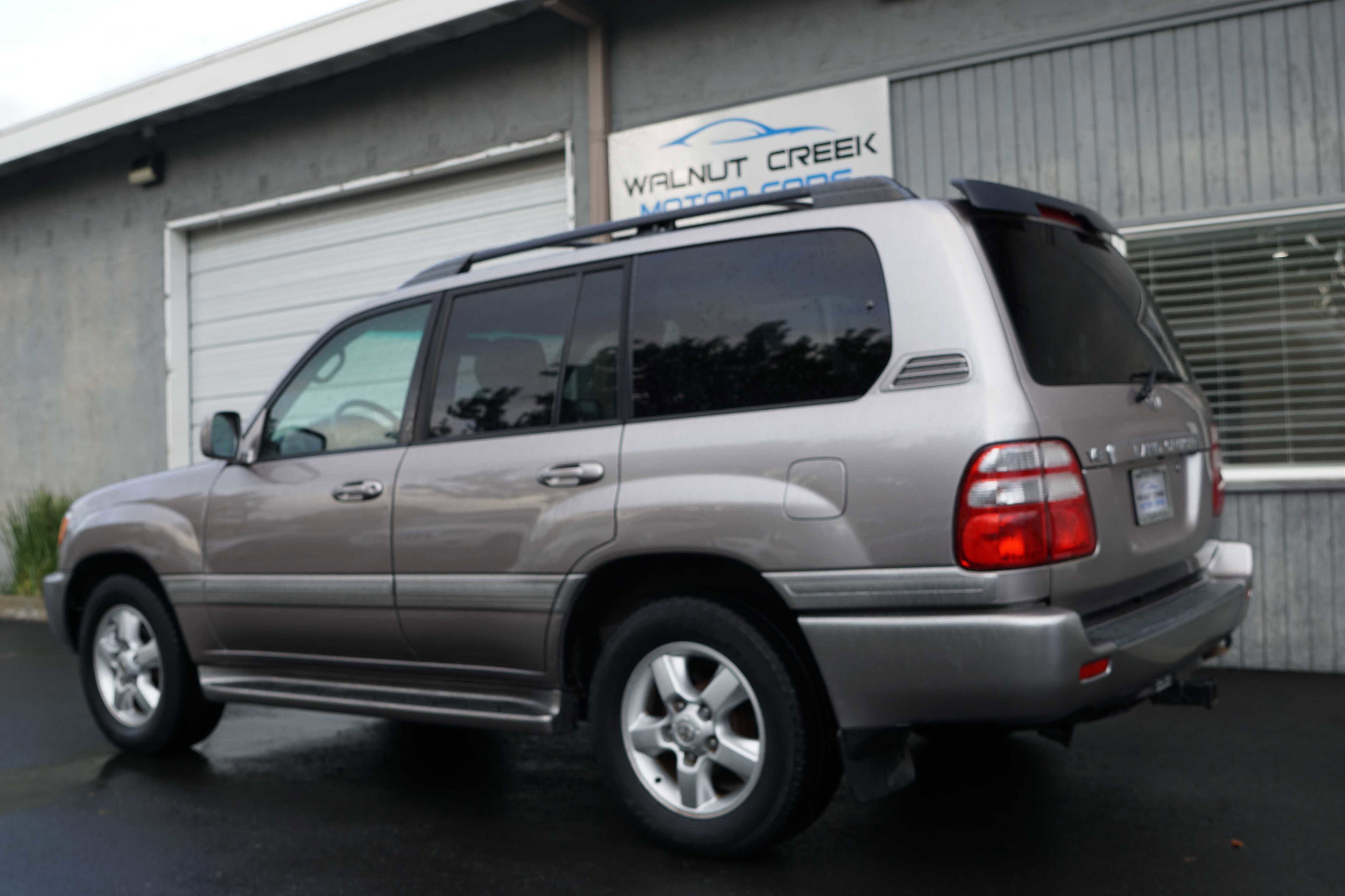 Used 2004 Toyota Land Cruiser image 18