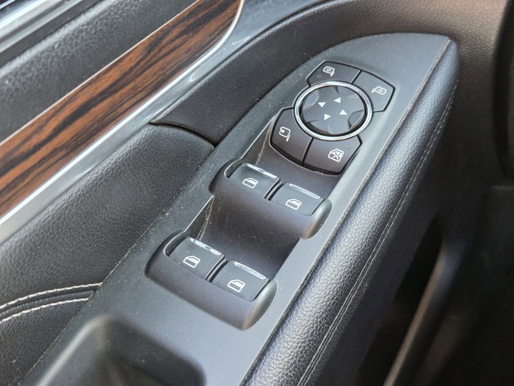 Used 2018 Ford Explorer Limited image 25