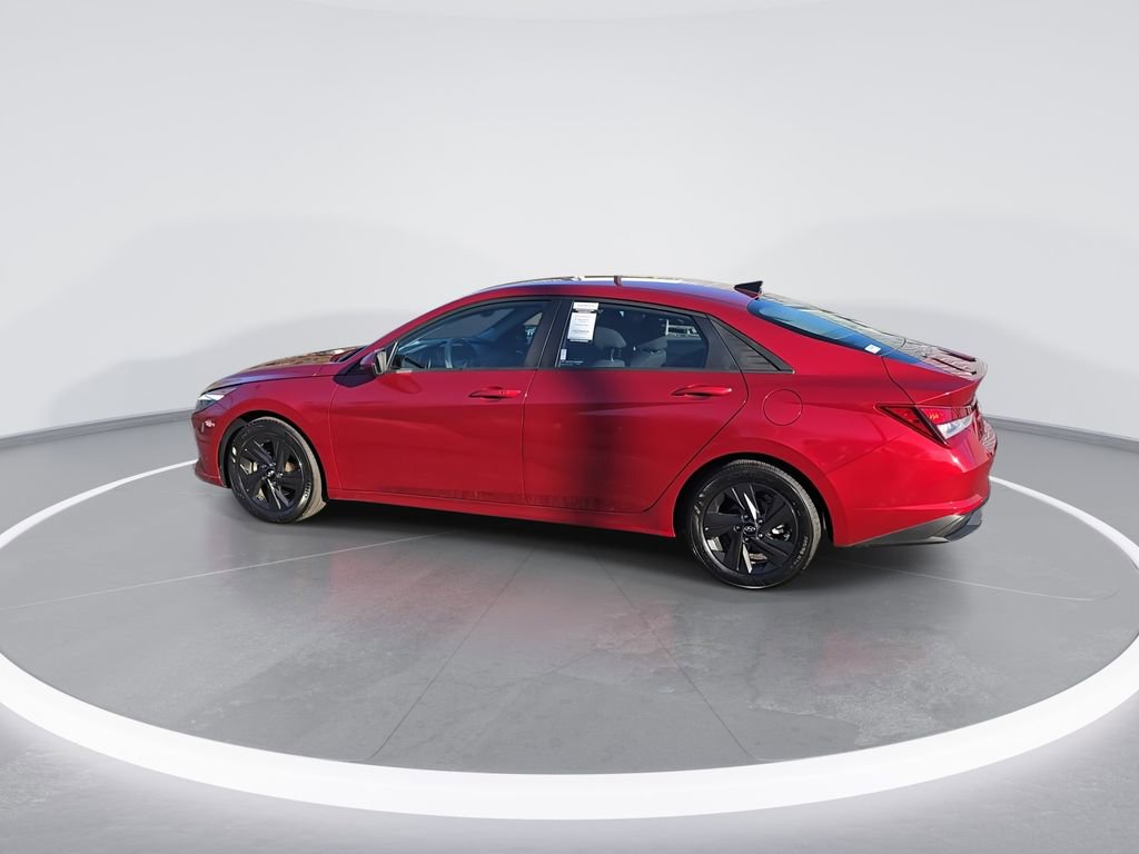 Used 2023 Hyundai Elantra SEL image 7