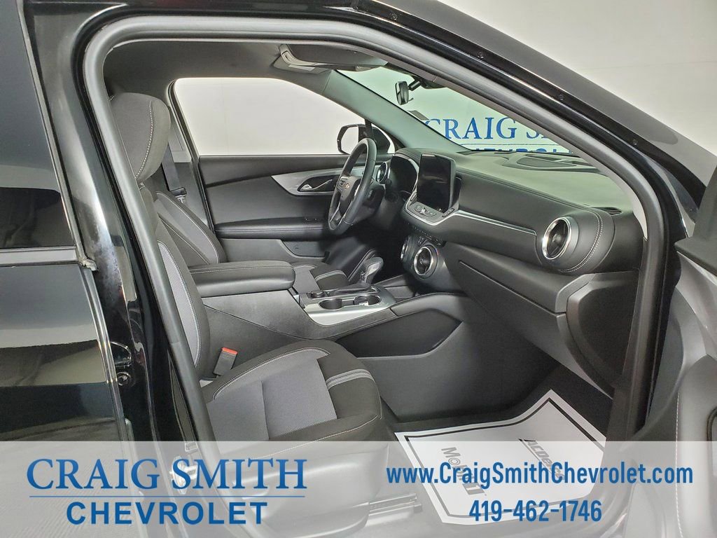 Used 2025 Chevrolet Blazer LT image 35