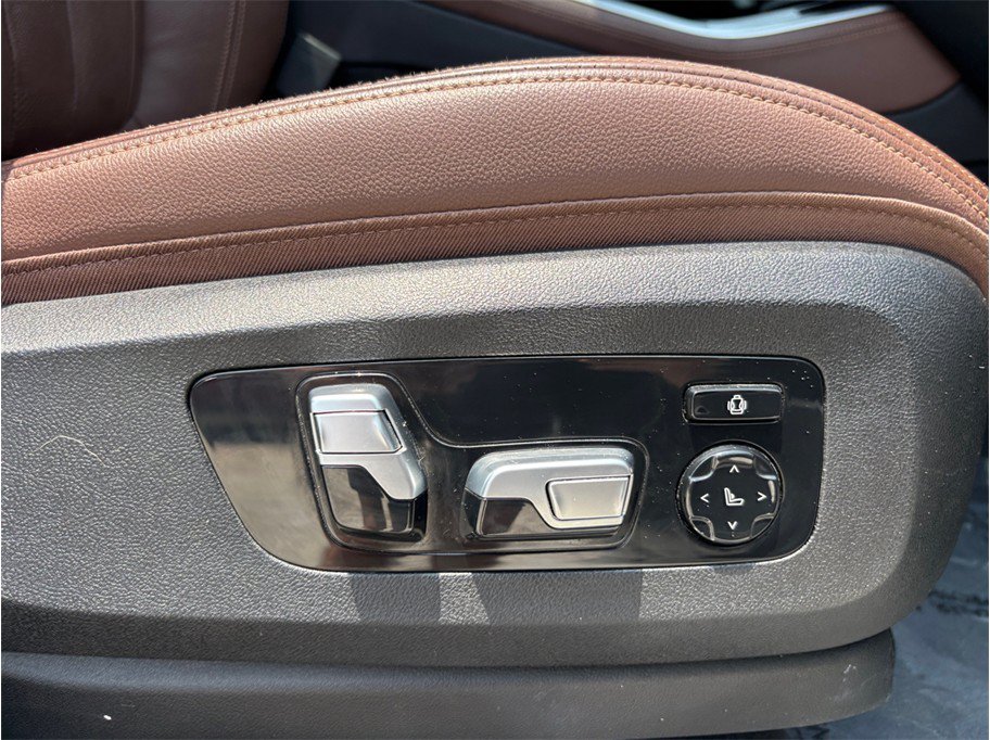 Used 2020 BMW X5 M50i AWD/4WD image 49