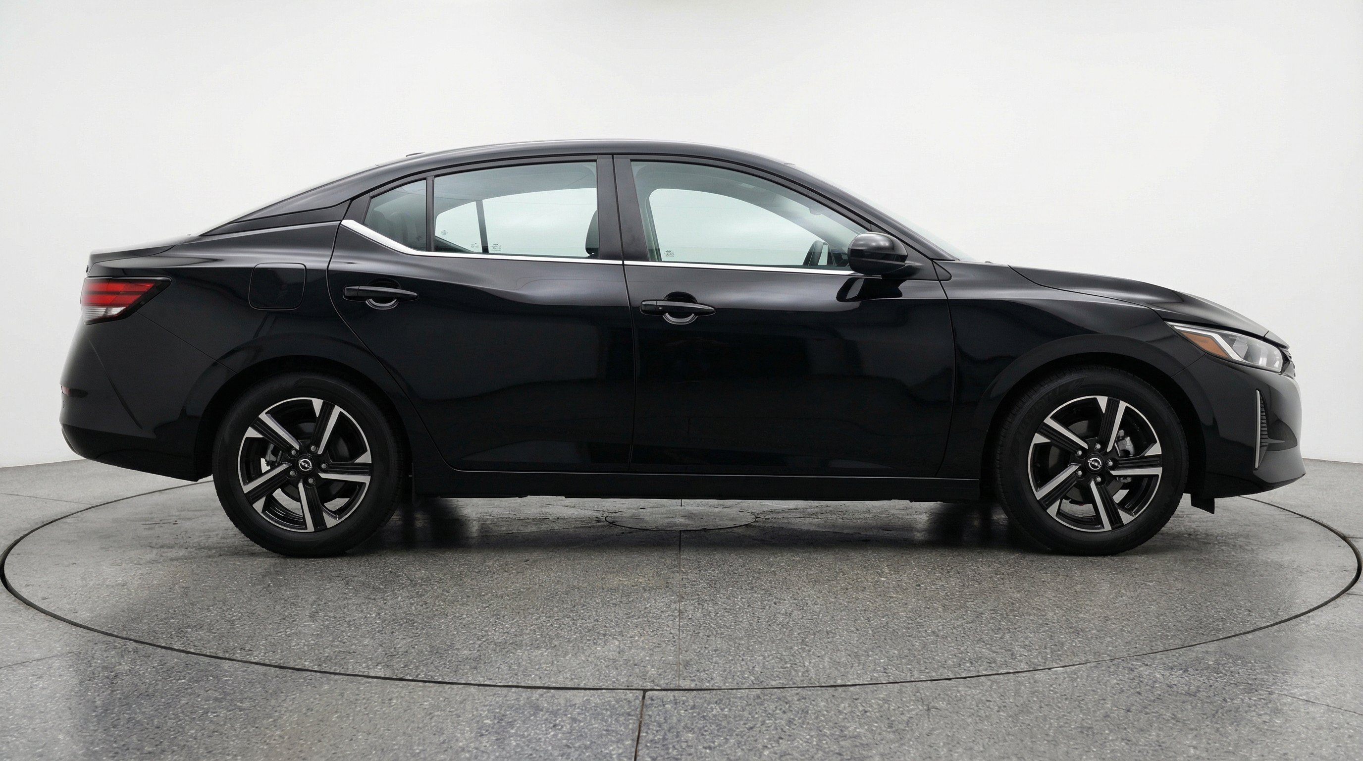 Used 2025 Nissan Sentra SV FWD image 11
