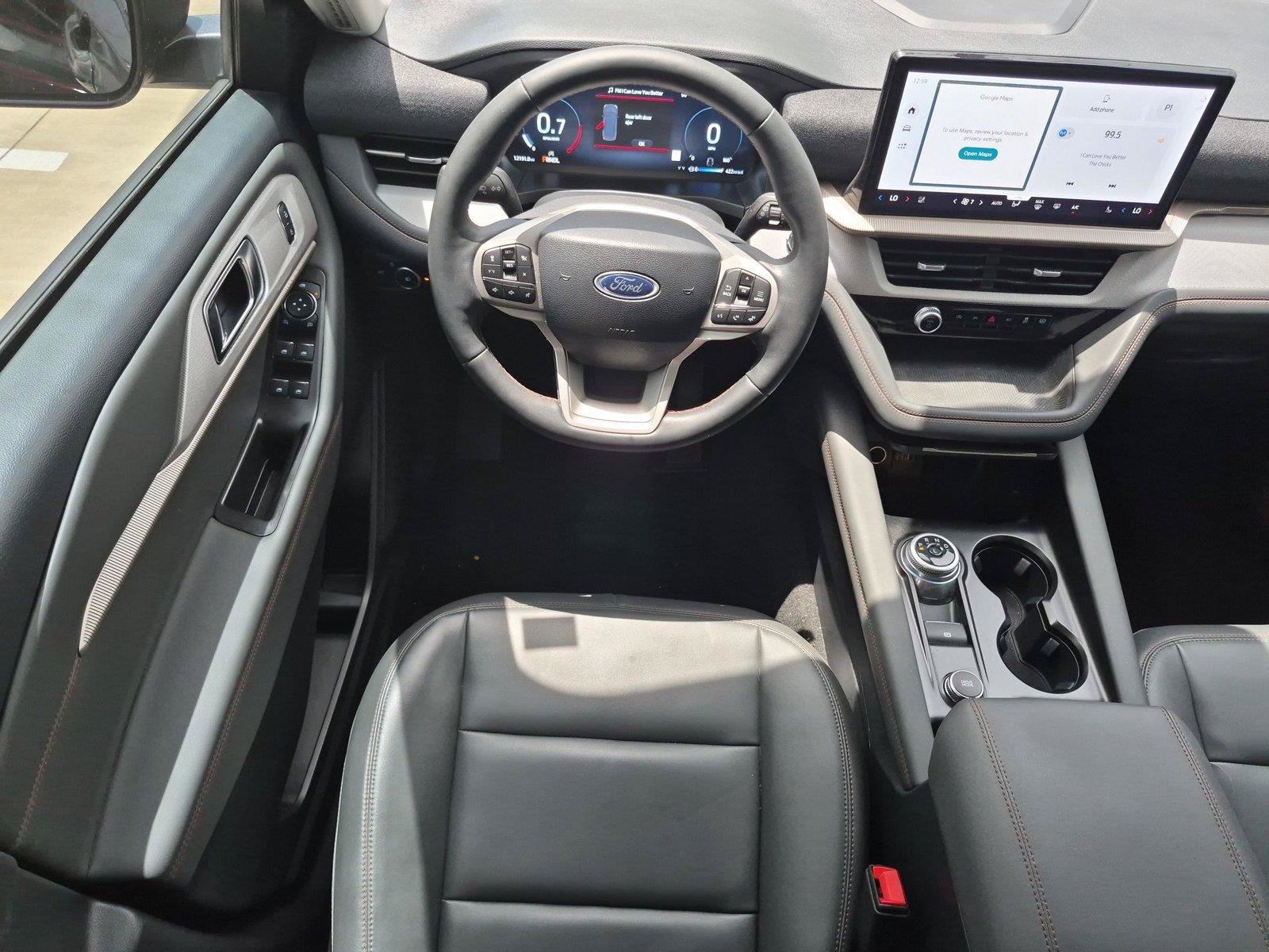 Used 2025 Ford Explorer Active w/ Active Comfort Package RWD image 8