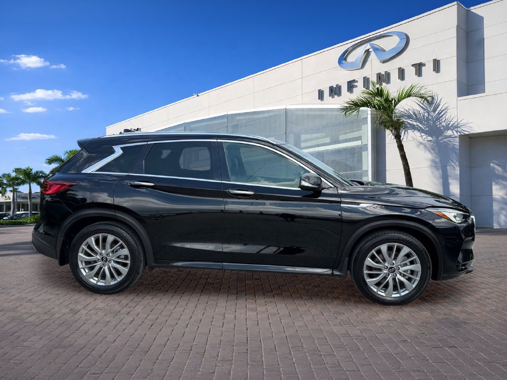 Used 2023 INFINITI QX50 Luxe FWD image 8