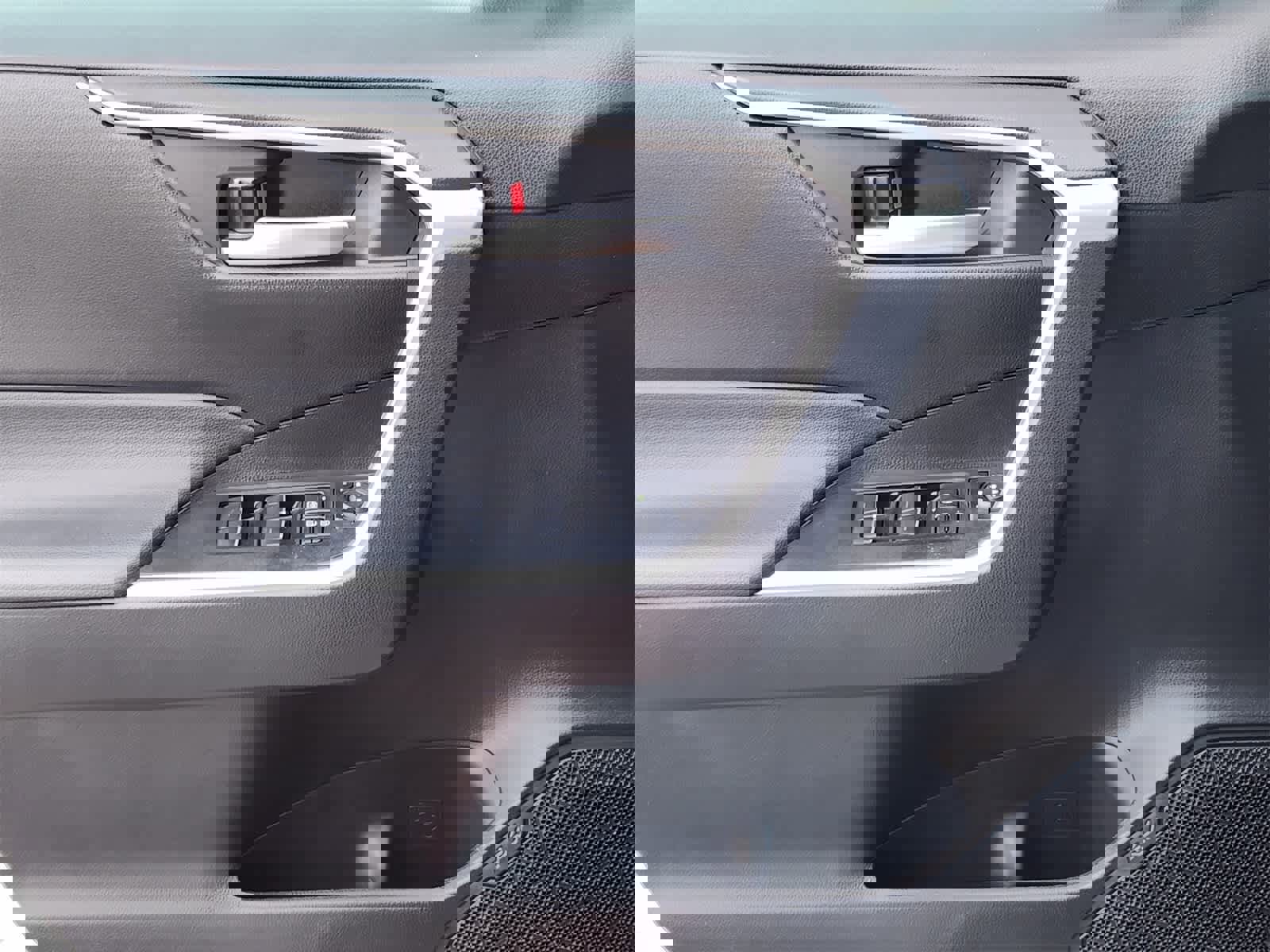 Used 2024 Toyota RAV4 XLE Premium image 21