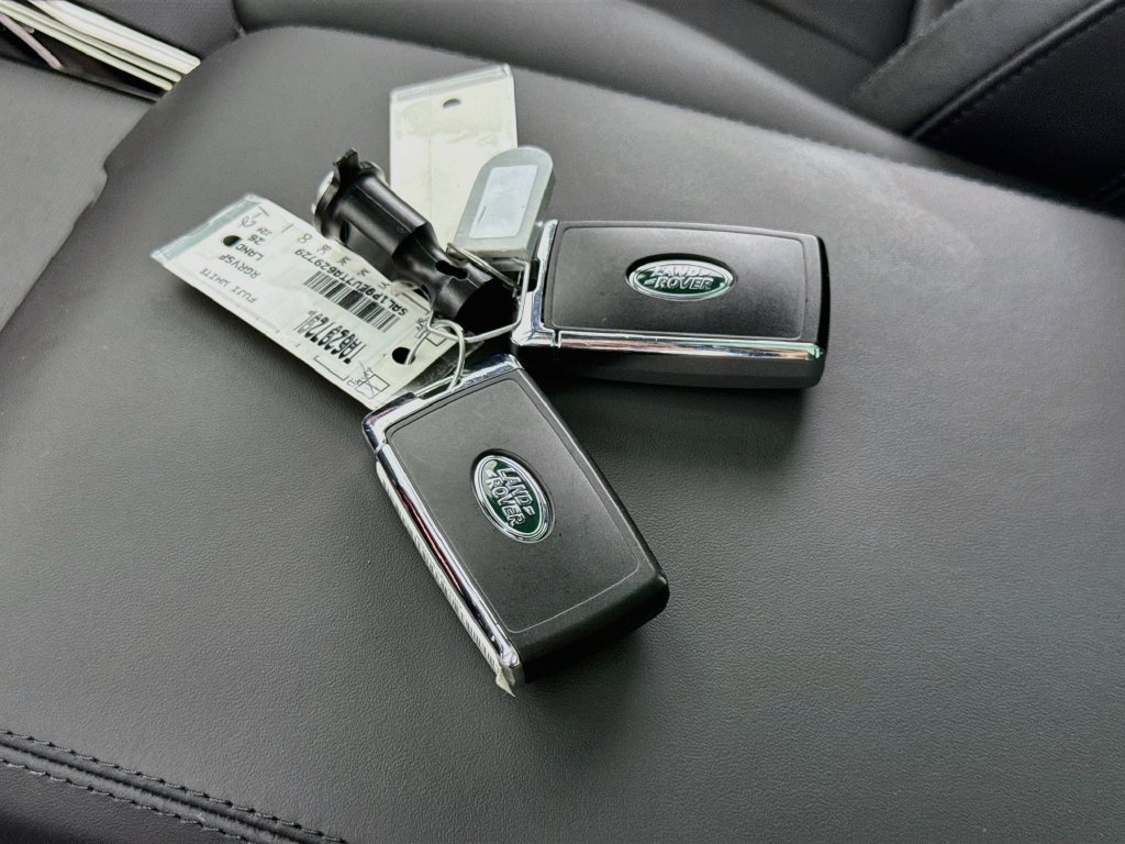 Used 2026 Land Rover Range Rover Sport SE AWD/4WD image 17