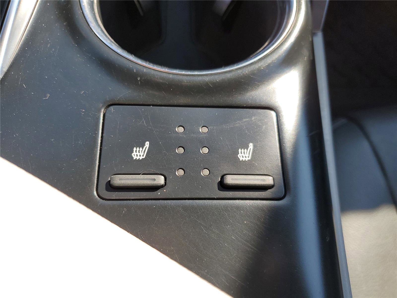 Used 2019 Toyota Camry XLE image 31