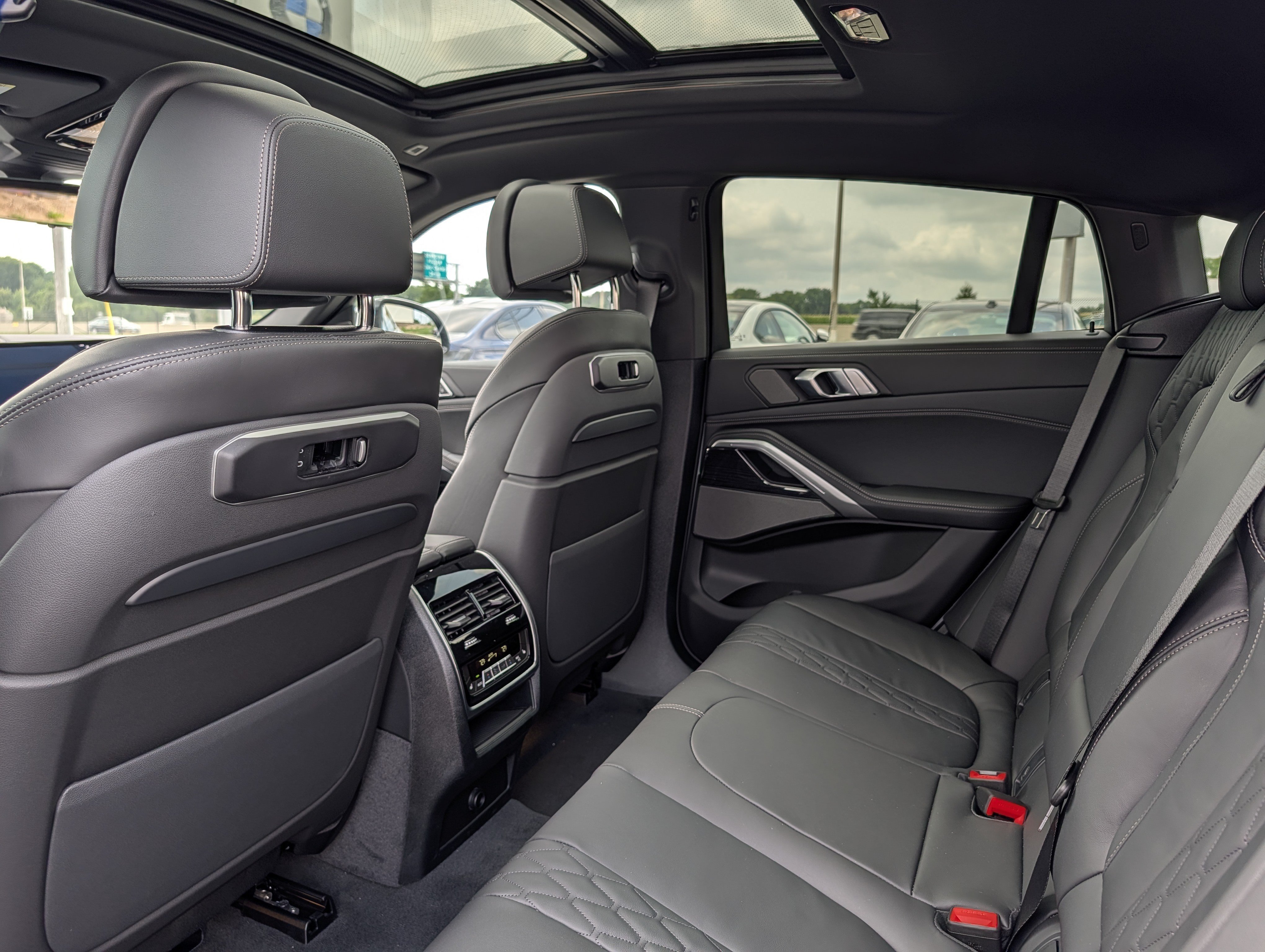 New 2027 BMW X6 xDrive40i AWD/4WD image 6