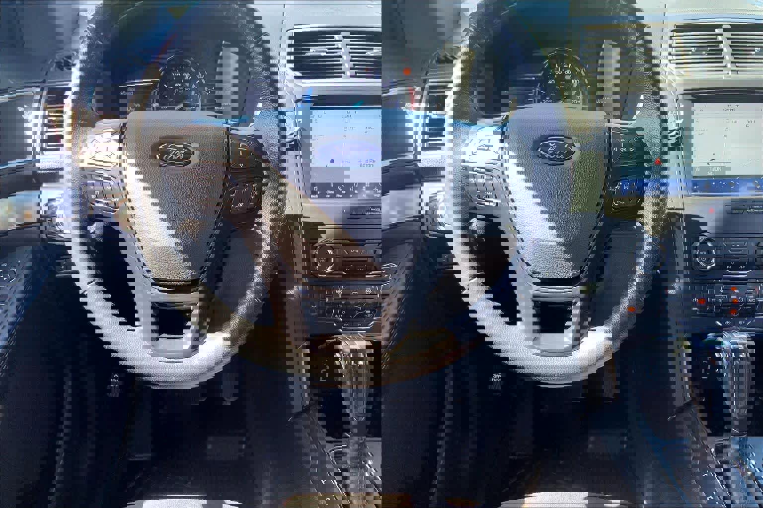 Used 2018 Ford Explorer XLT w/ Equipment Group 201A image 6