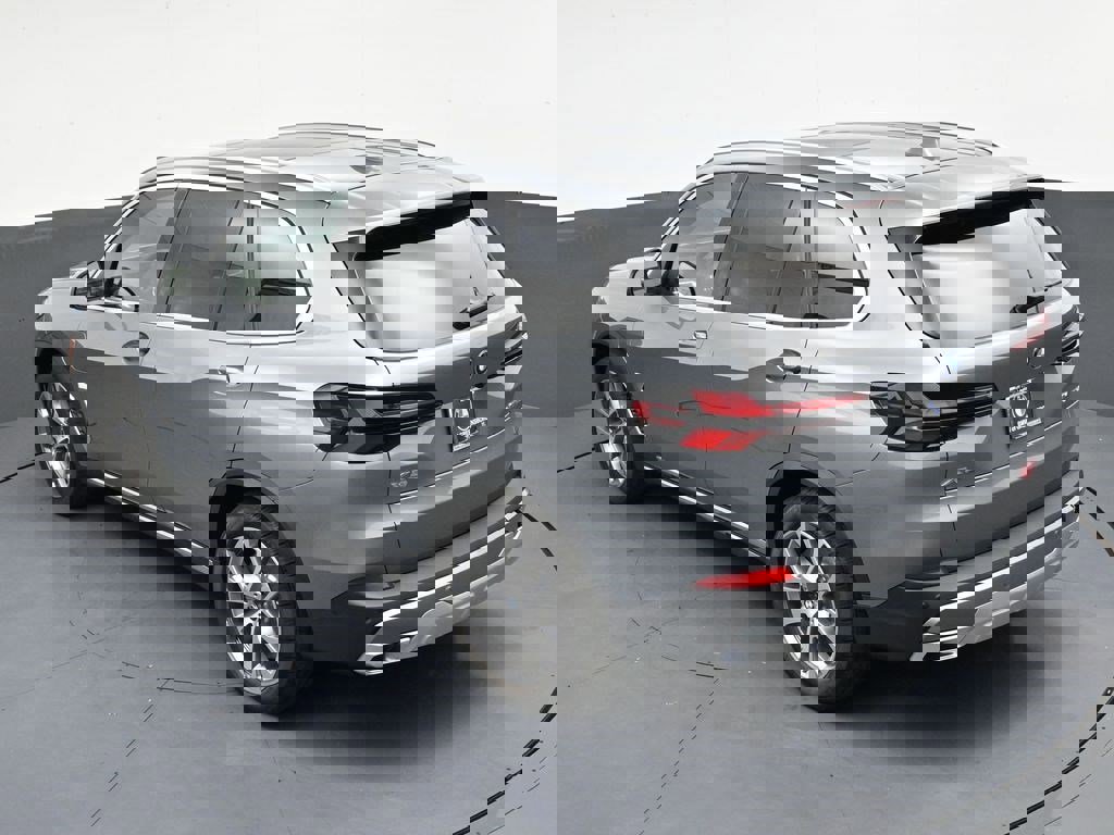 Used 2026 BMW X5 xDrive50e w/ Climate Comfort Package image 21