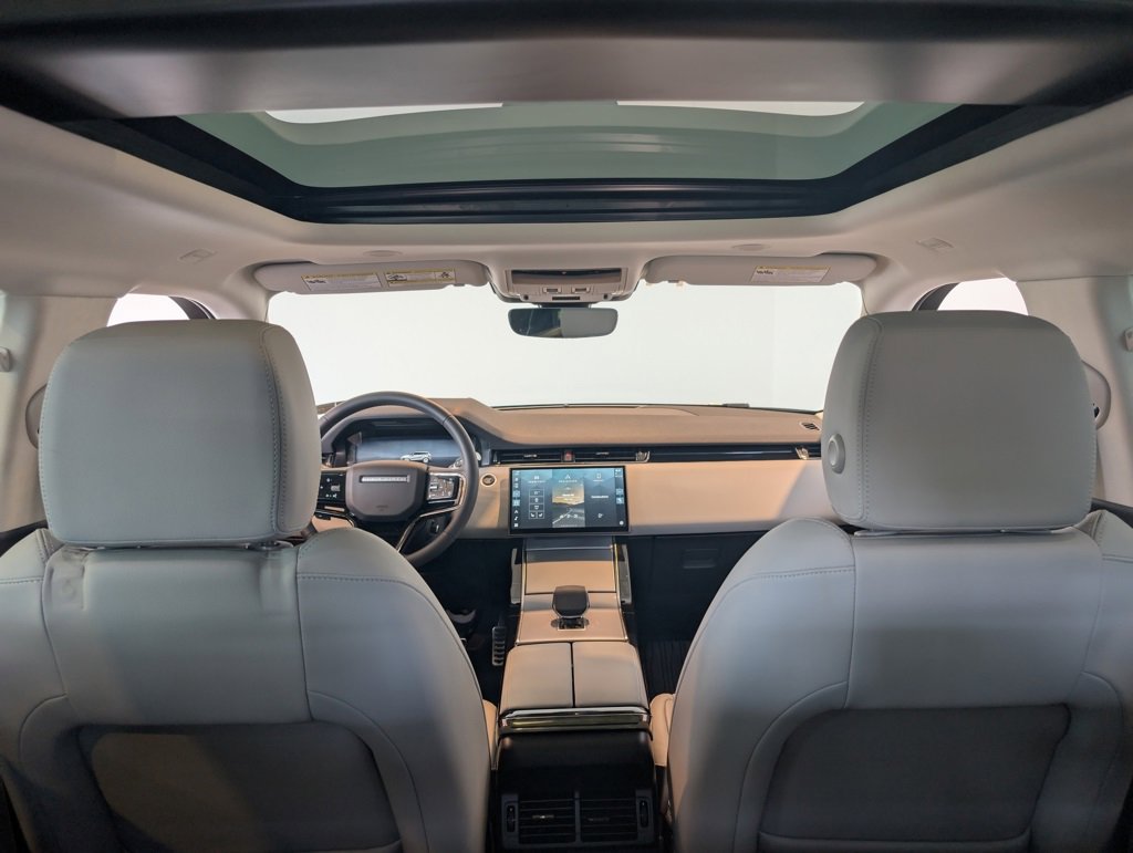 Used 2025 Land Rover Range Rover Evoque S image 30