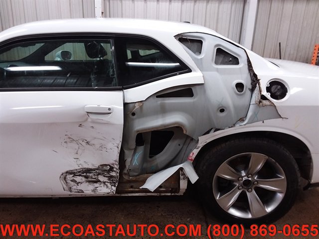 Used 2016 Dodge Challenger SXT image 16