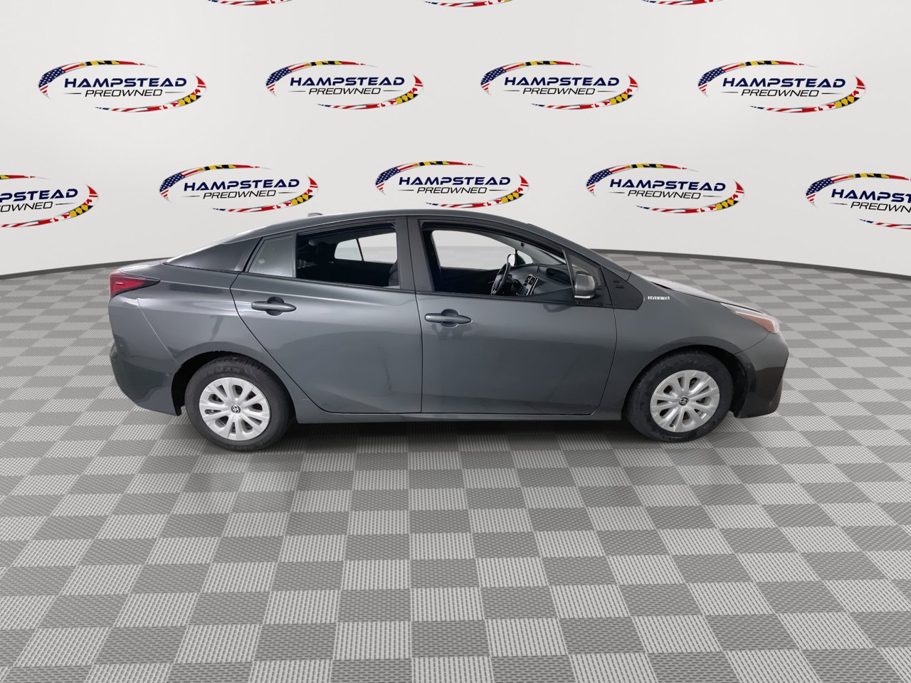 Used 2022 Toyota Prius LE FWD image 9