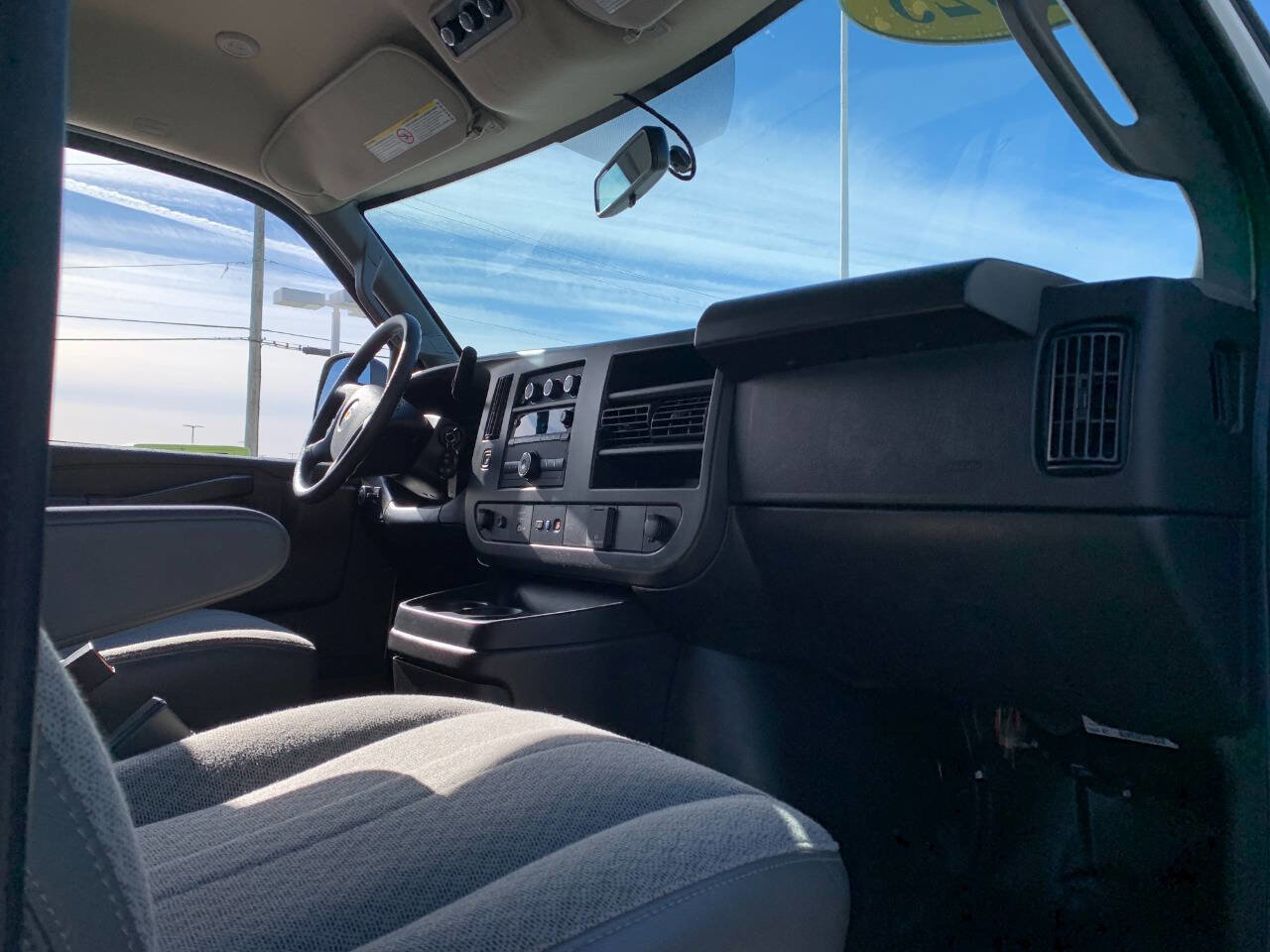 Used 2023 Chevrolet Express 3500 LS RWD image 15
