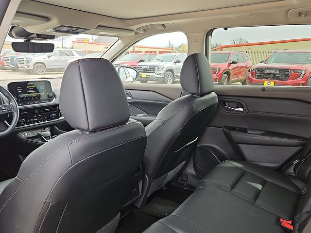 Used 2023 Nissan Rogue SL w/ SL Premium Package image 12