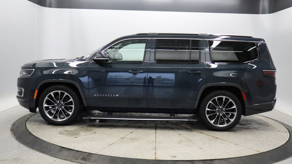 Used 2022 Jeep Wagoneer Series III w/ Premium Group I image 2