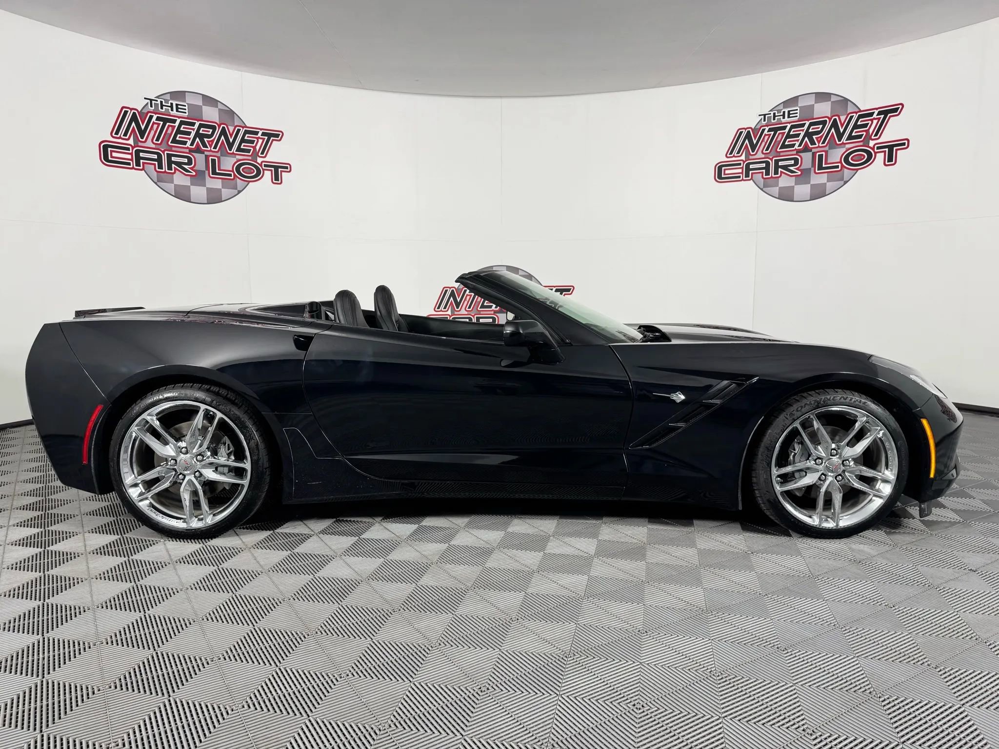 Used 2019 Chevrolet Corvette Stingray Convertible w/ 3LT Preferred Equipment Group image 15
