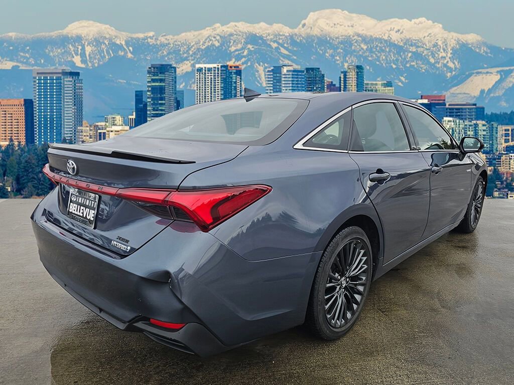 Used 2019 Toyota Avalon XSE image 7