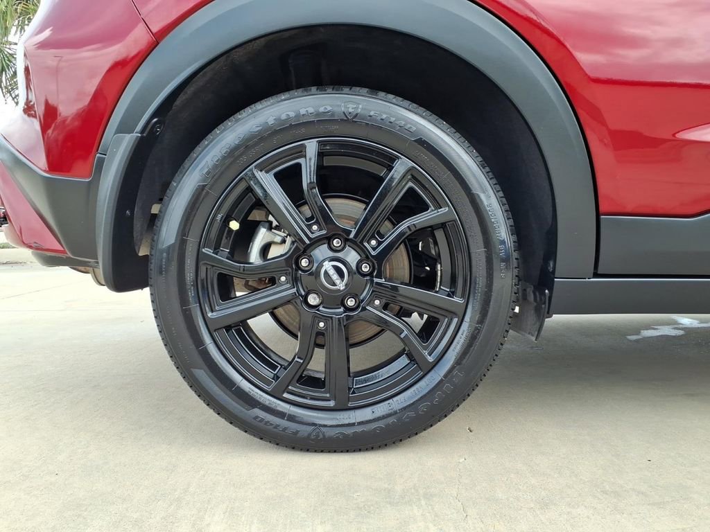 Used 2023 Nissan Kicks SR w/ SR Premium Package FWD image 19
