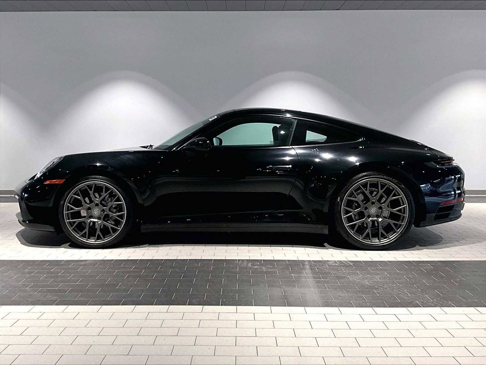 Used 2020 Porsche 911 Carrera image 2