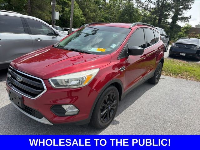 Used 2017 Ford Escape SE w/ SE Cold Weather Package FWD image 1