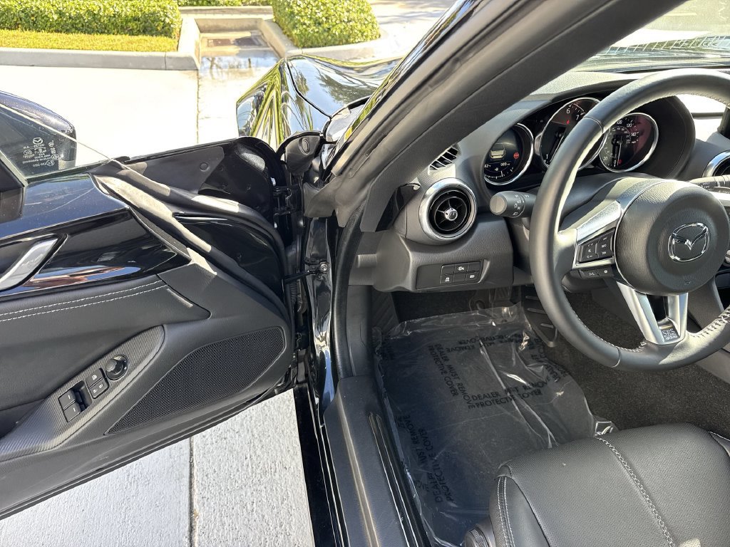 Used 2025 MAZDA MX-5 Miata Grand Touring w/ Appearance Package RWD image 17