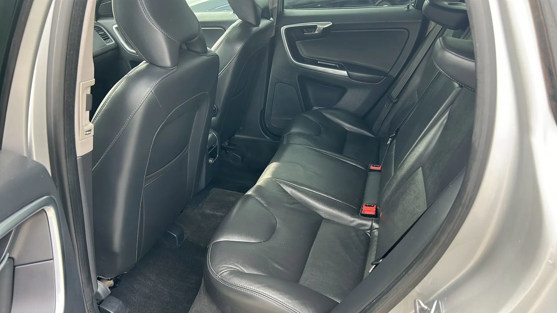 Used 2015 Volvo XC60 T6 Premier Plus AWD/4WD image 12