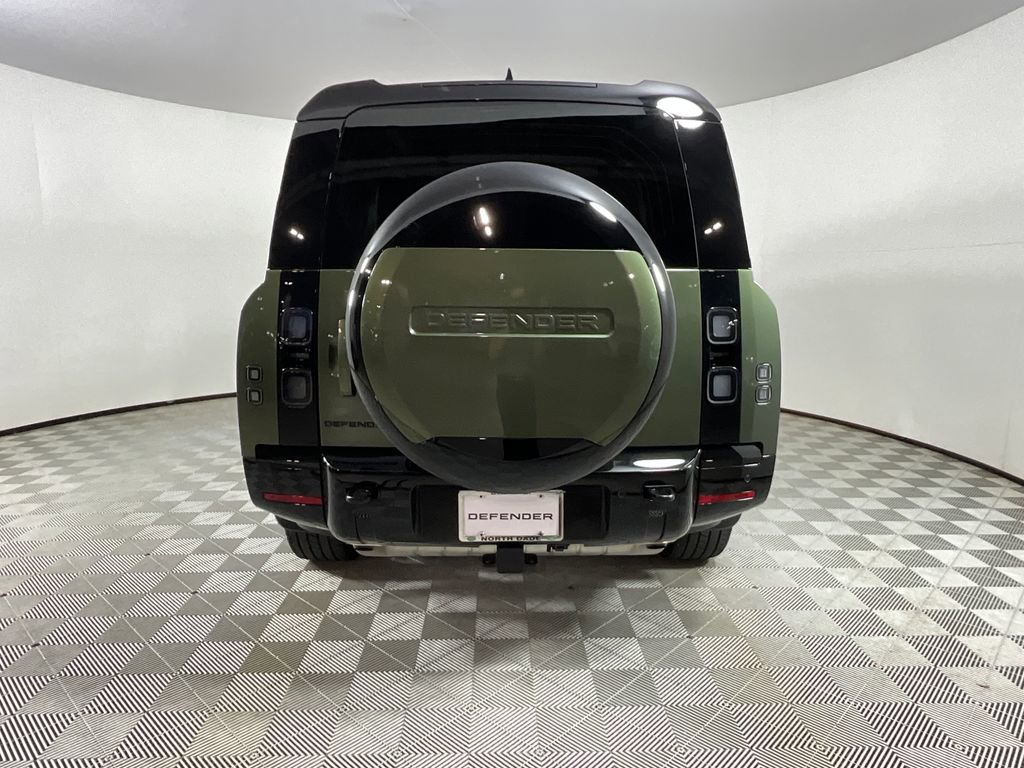 Used 2026 Land Rover Defender 130 X-Dynamic SE AWD/4WD image 7