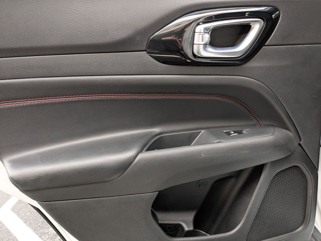 Used 2025 Jeep Compass Trailhawk image 24