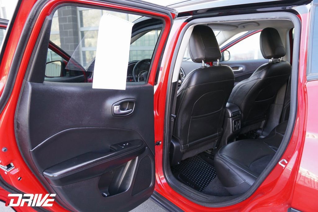 Used 2020 Jeep Compass Latitude image 29