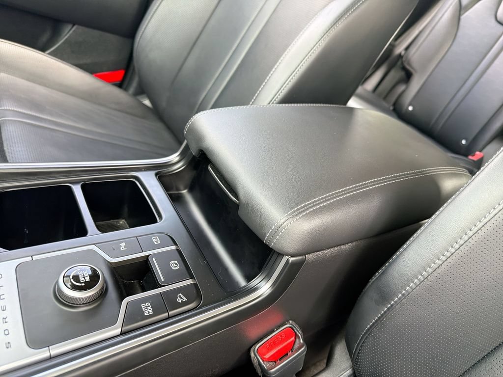 Used 2025 Kia Sorento EX w/ EX Panoramic Sunroof Package FWD image 23