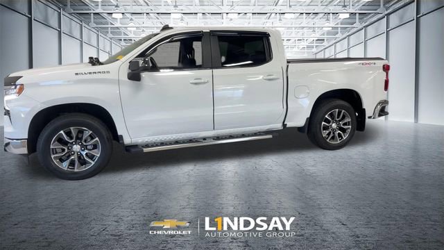 Used 2022 Chevrolet Silverado 1500 LT AWD/4WD image 6