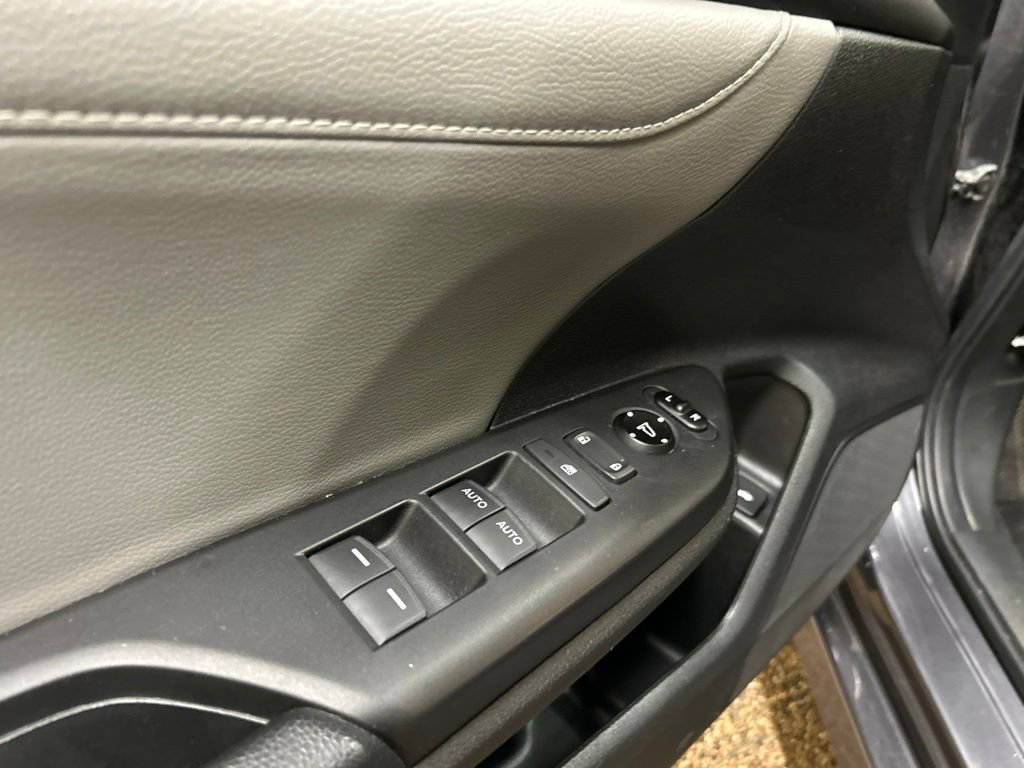 Used 2018 Honda Civic Touring image 25