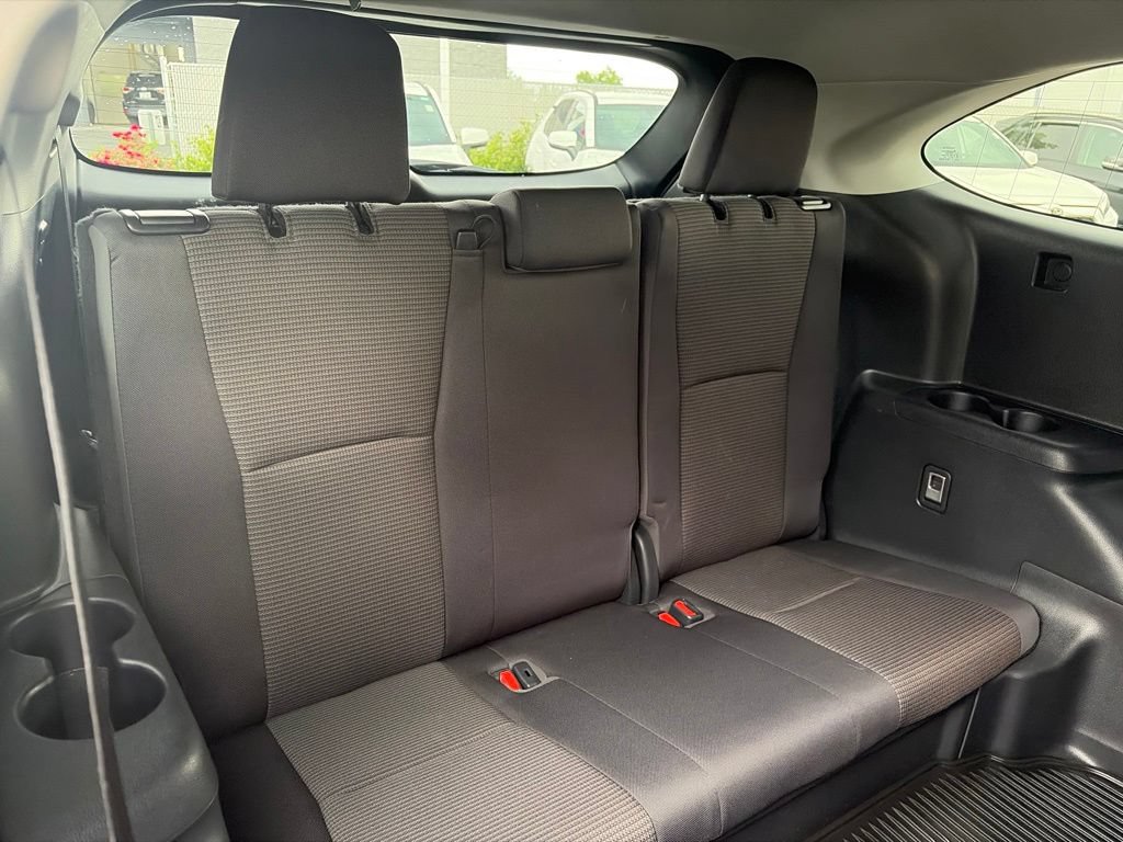 Used 2022 Toyota Highlander LE AWD/4WD image 19