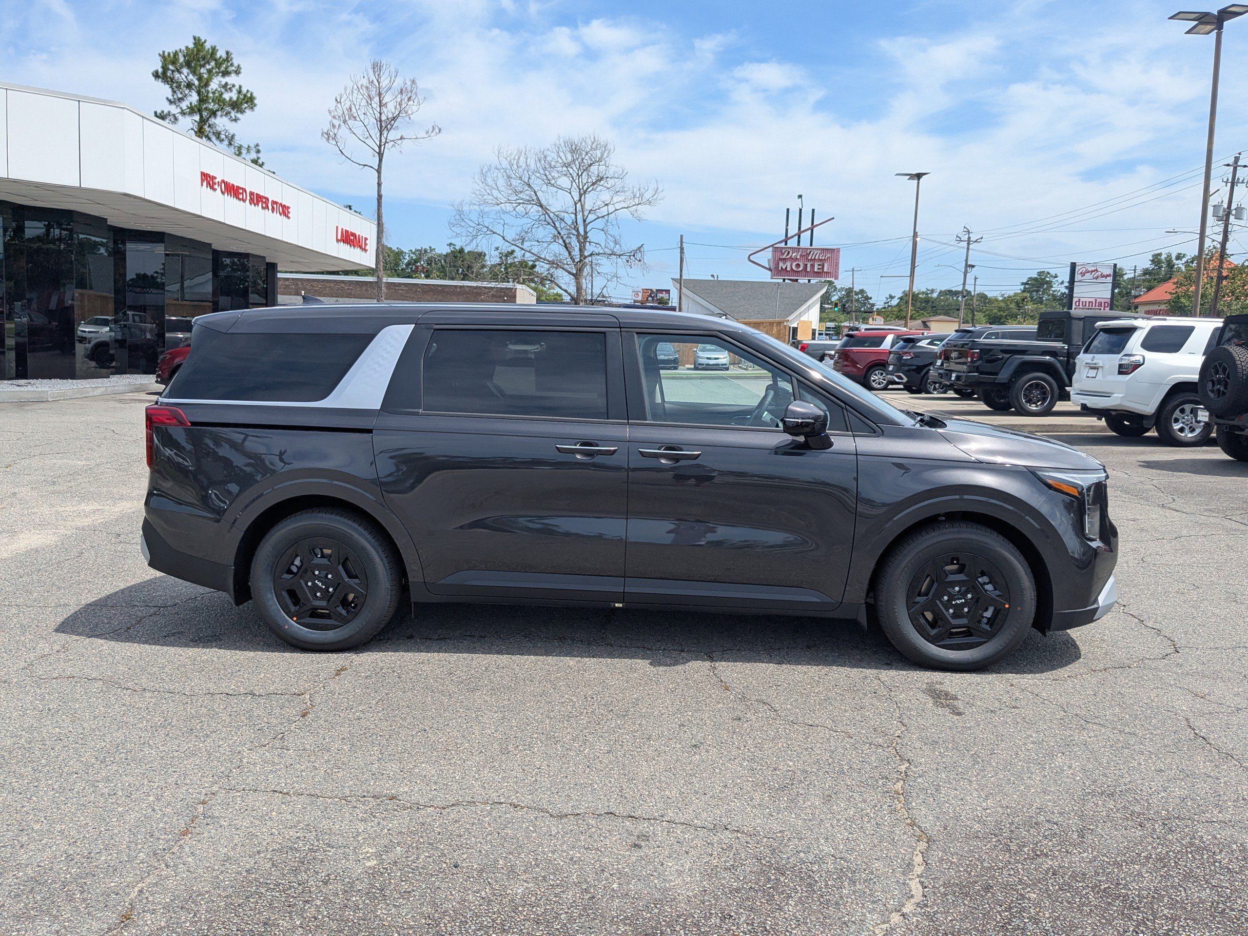 New 2026 Kia Carnival image 3