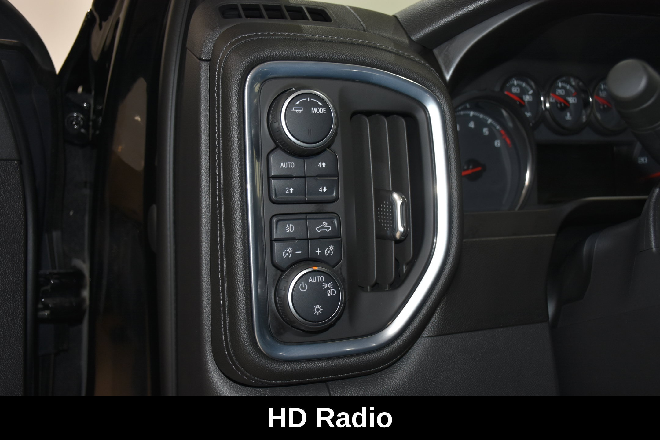 Used 2021 Chevrolet Silverado 1500 LT Trail Boss w/ Convenience Package II AWD/4WD image 14