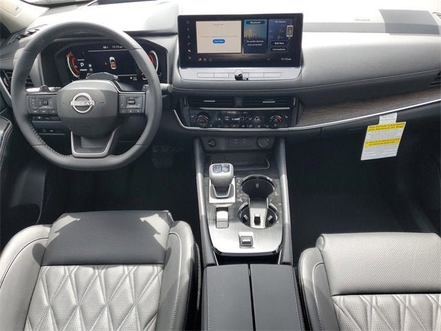 New 2025 Nissan Rogue Platinum w/ Tech Package FWD image 8