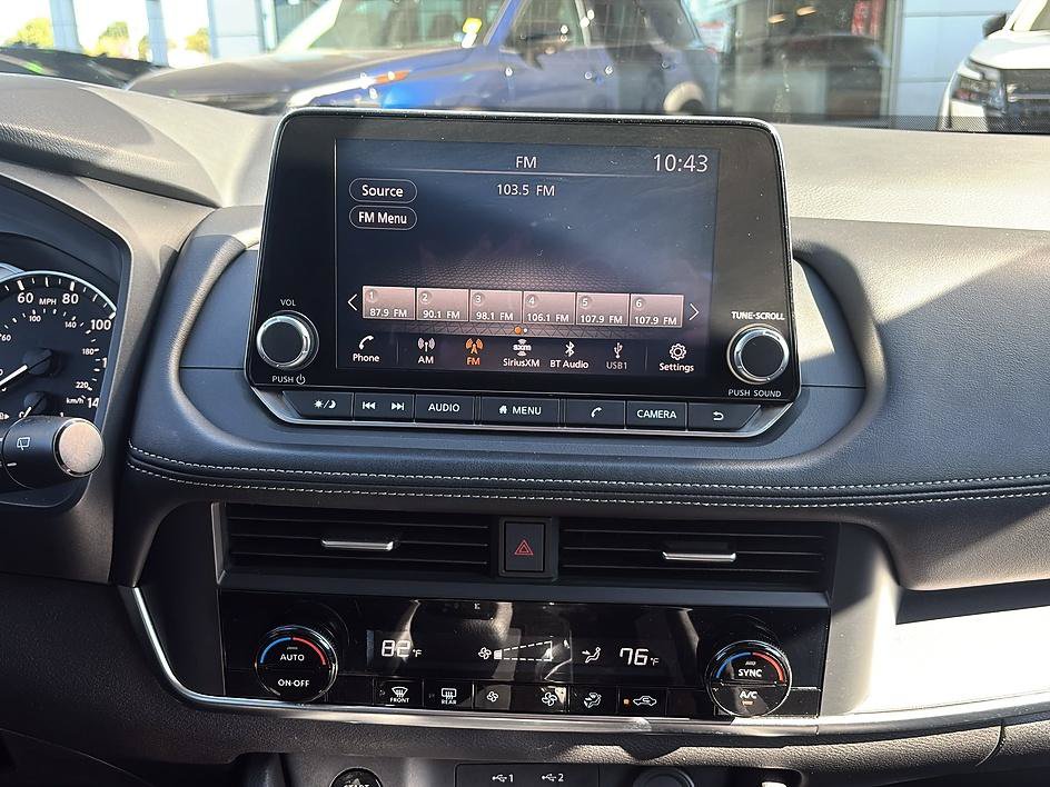 Certified 2025 Nissan Rogue SV AWD/4WD image 32