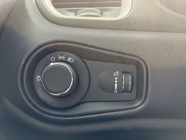 Used 2020 Jeep Renegade Sport AWD/4WD image 18
