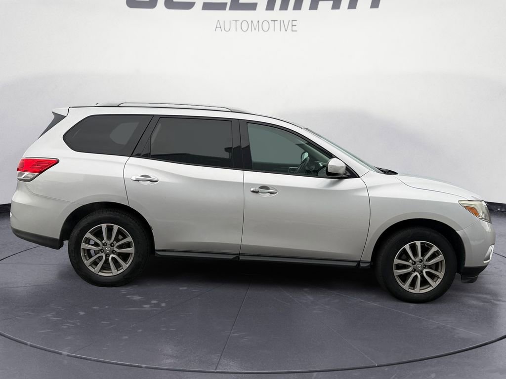 Used 2014 Nissan Pathfinder SV image 6